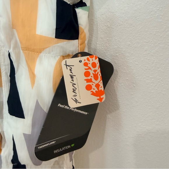 Free People Movement In A Bubble Printed Puffer Vest. NWT. Blocked logo, M - Picture 5 of 14